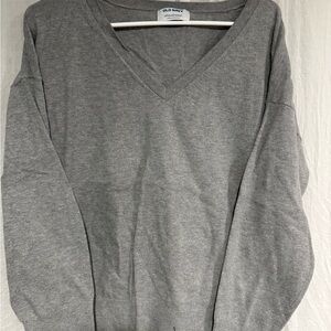 Old Navy Men's V-Neck Sweater in Heather Gray